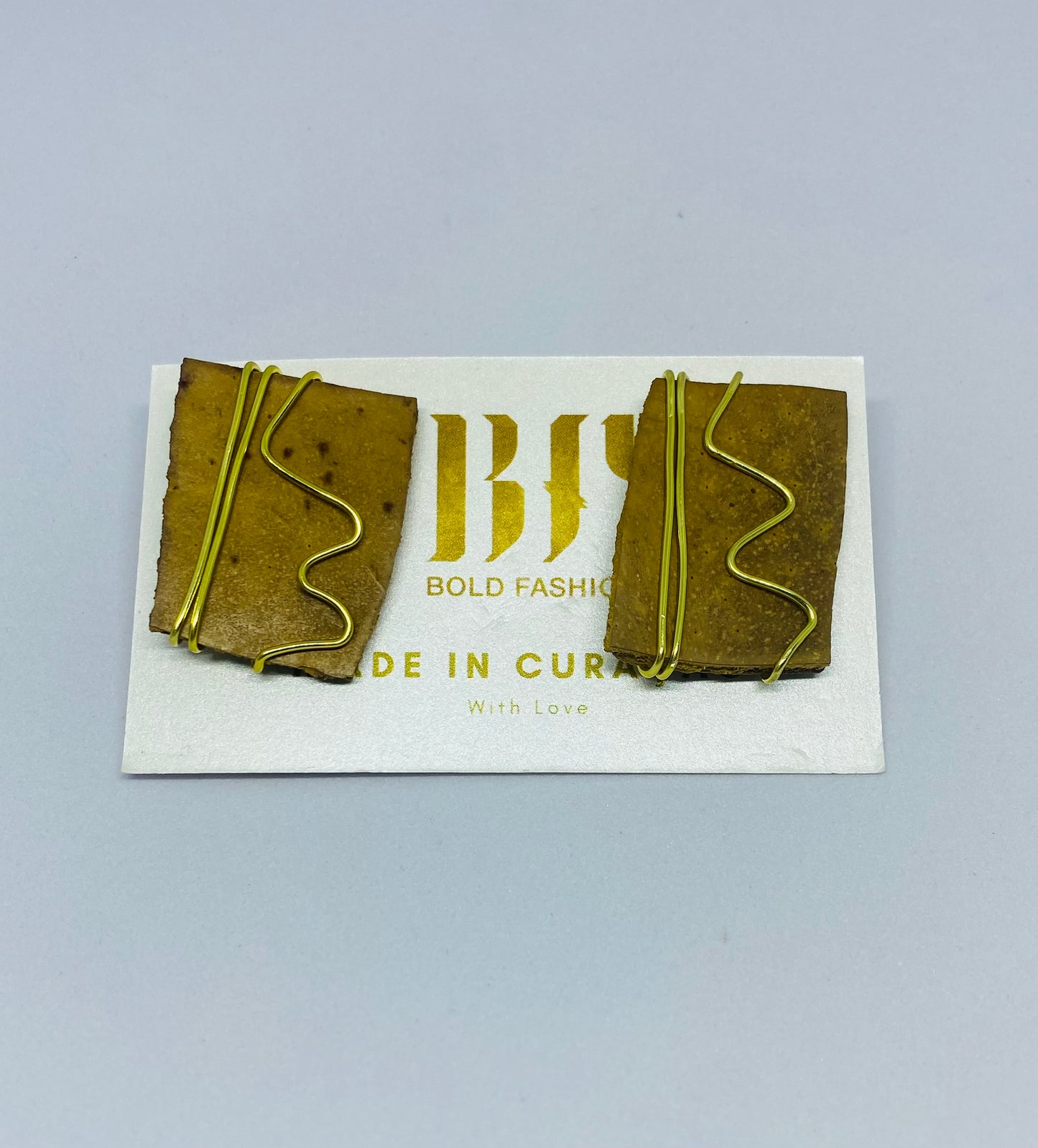 Wired Calabash Studs