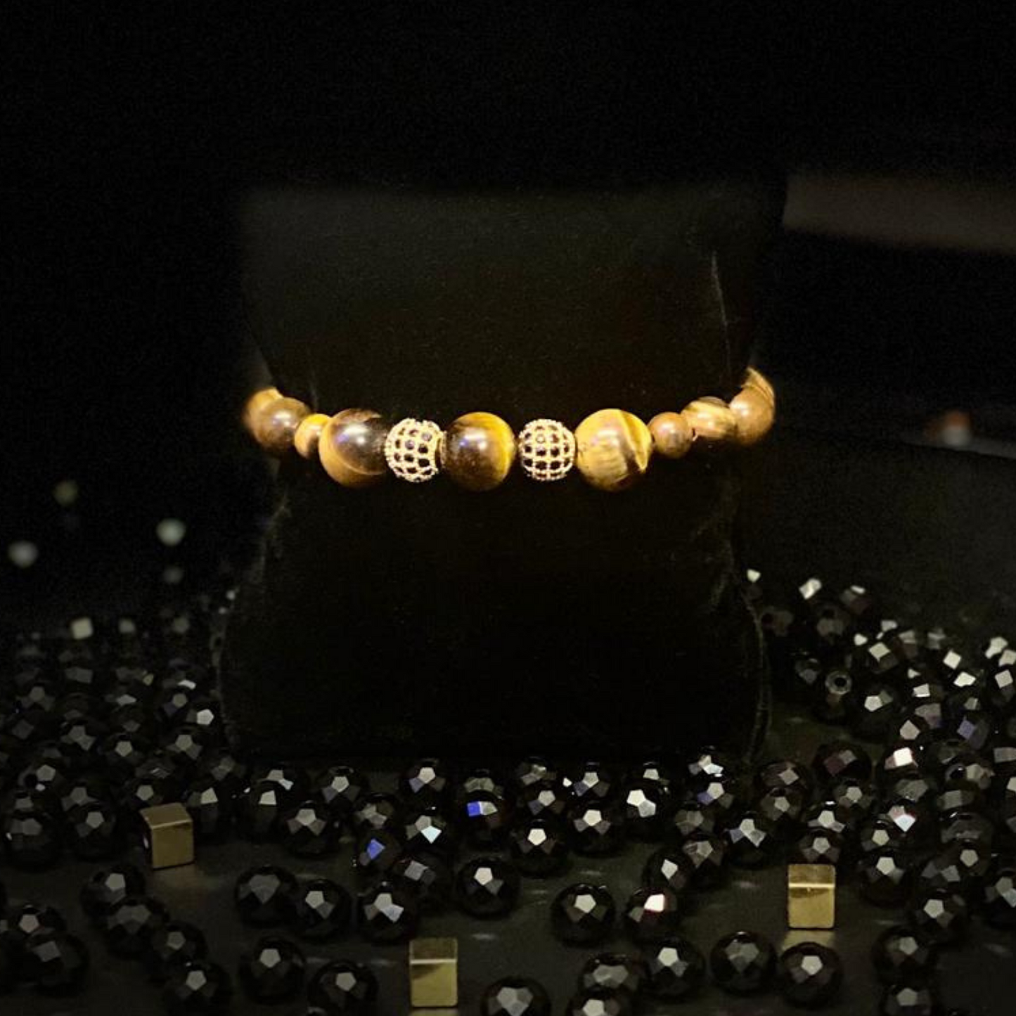 Extravagant Armcandy