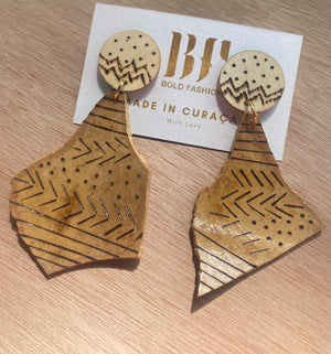Etched Woodsy Curves