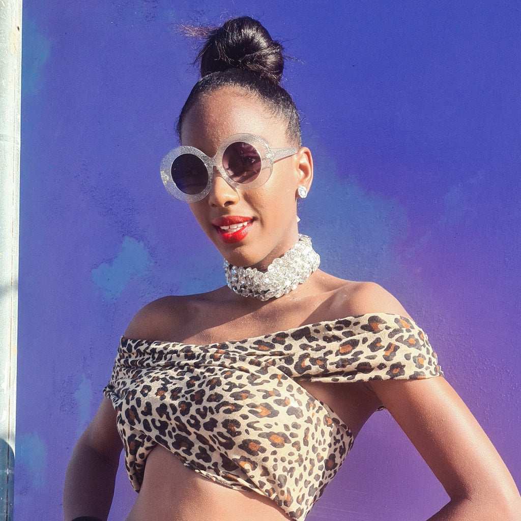 ailani button rhinestone choker and sunglasses bold fashion curacao